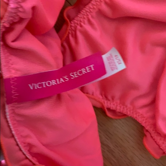 Victoria Secret Full Set Bikini - Picture 4 of 4